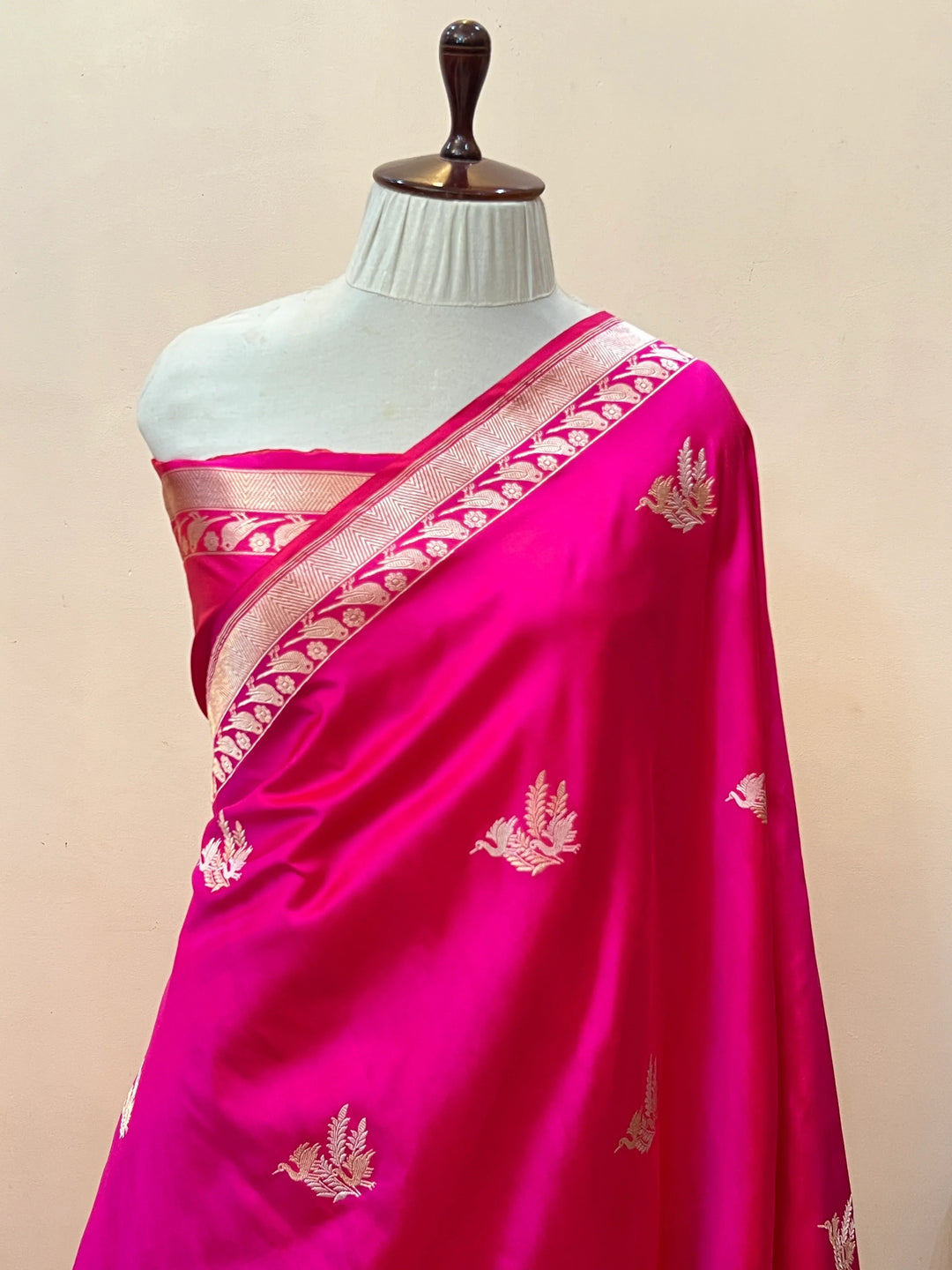 Rani Pink Pure Katan Silk Handloom Banarasi Saree