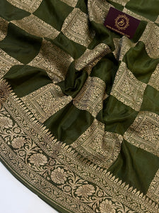 Mehendi Green Pure Banarasi Khaddi Crepe Silk Saree - Aura Benaras