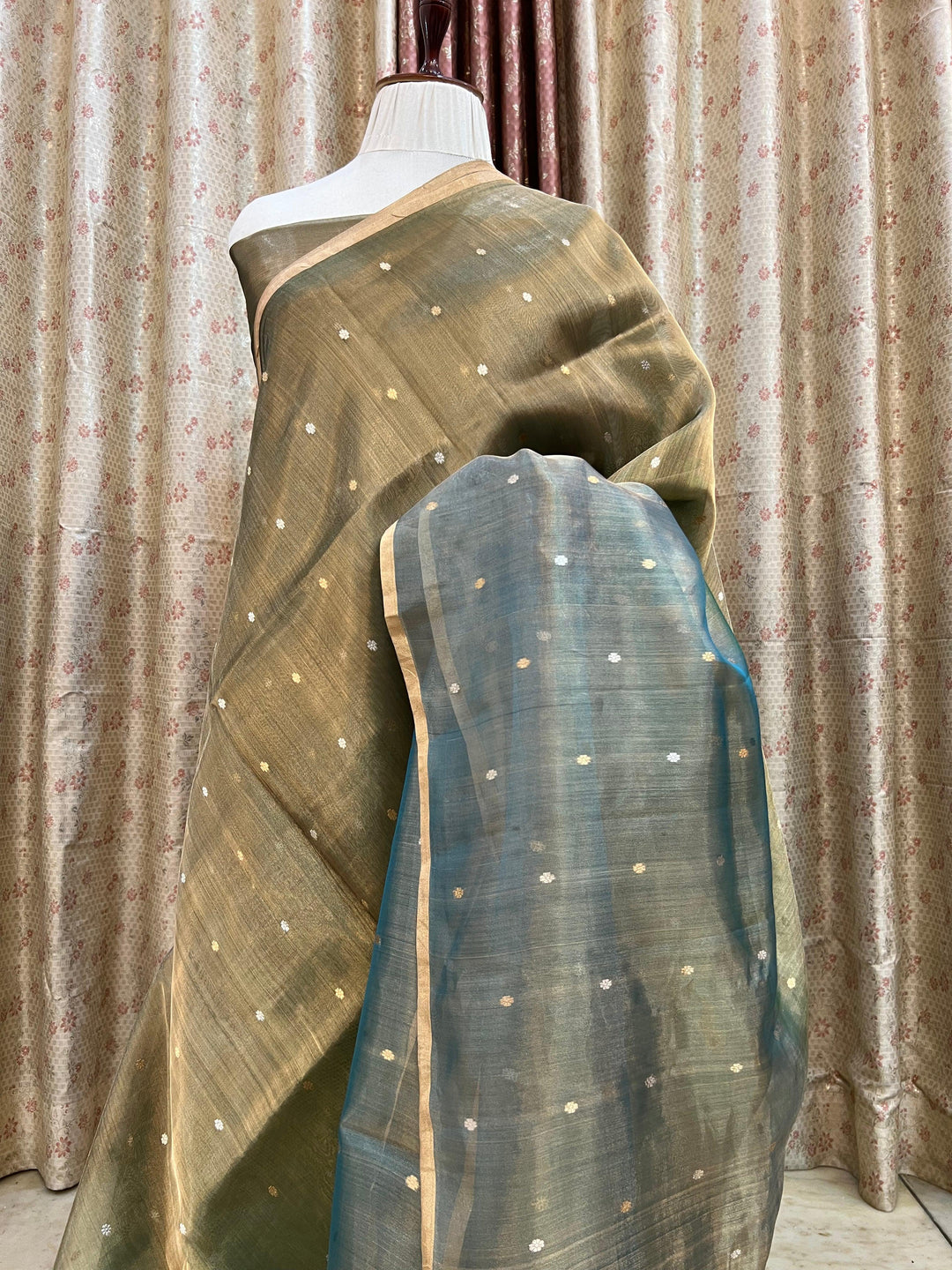 Shaded Pure Tissue Silk Handloom Banarasi Saree Blue
