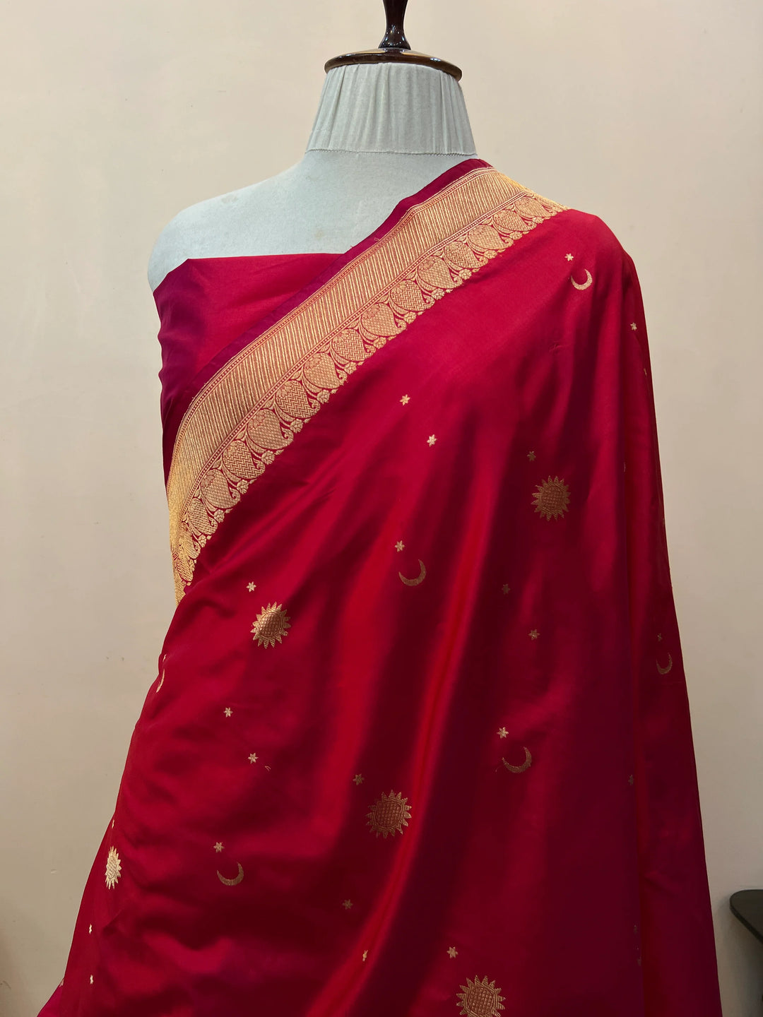 Crimson Red Pure Katan Silk Handloom Banarasi Saree