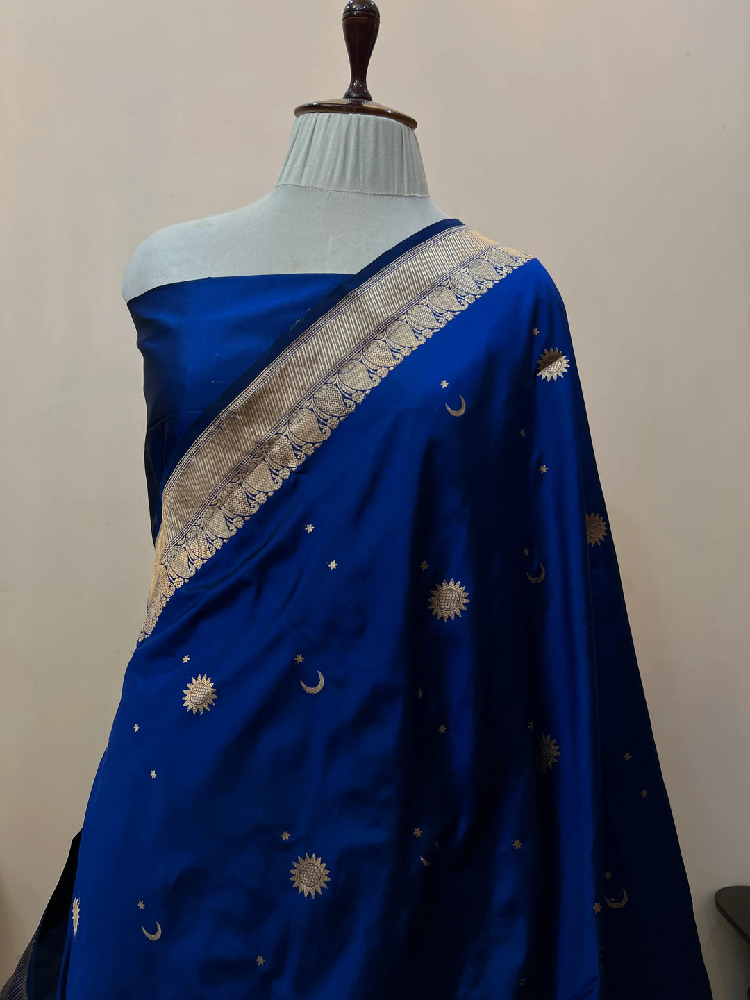 Royal Blue Pure Katan Silk Handloom Banarasi Saree