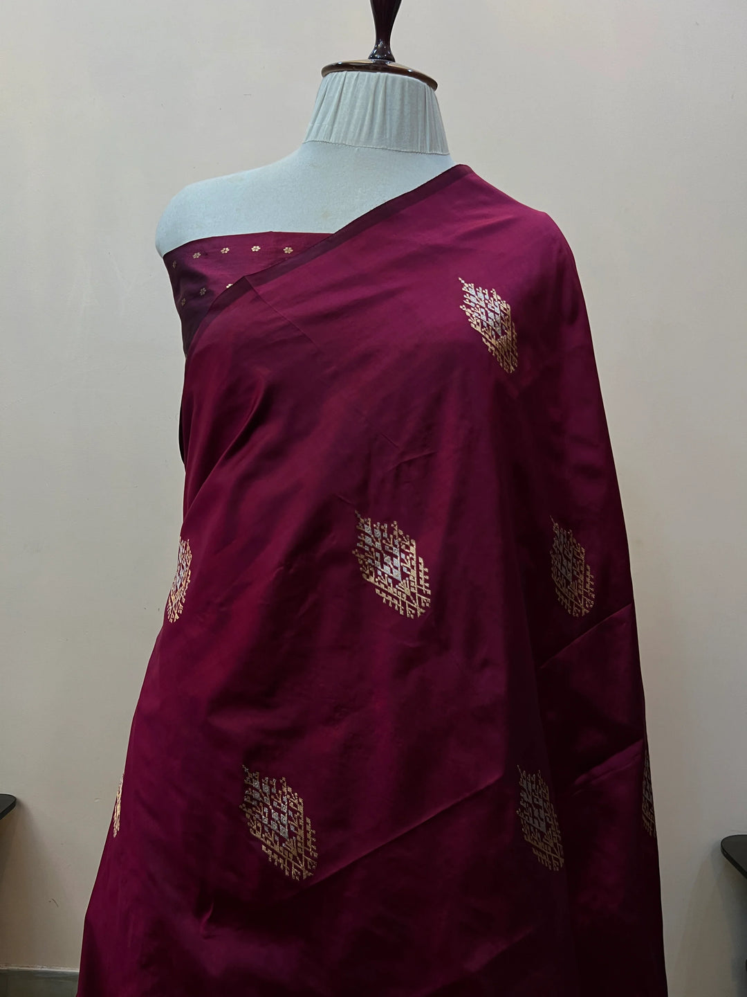 Hibiscus Pure Banarasi Handloom Katan Silk Saree