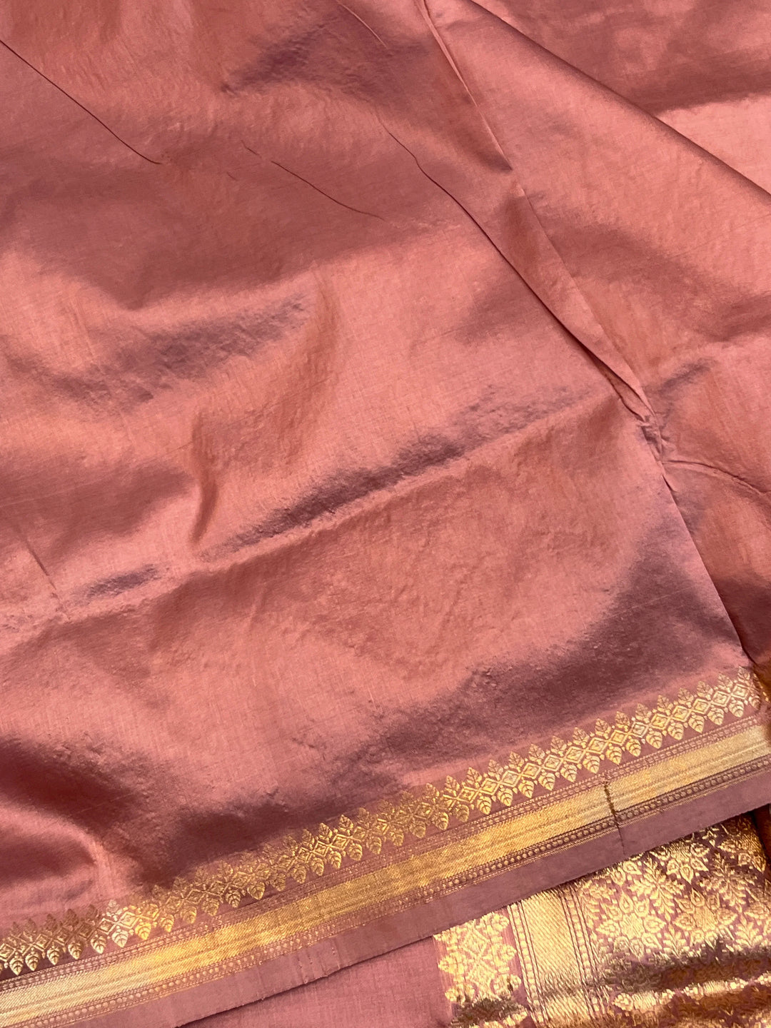 Onion Pure Katan Silk Handloom Banarasi Saree