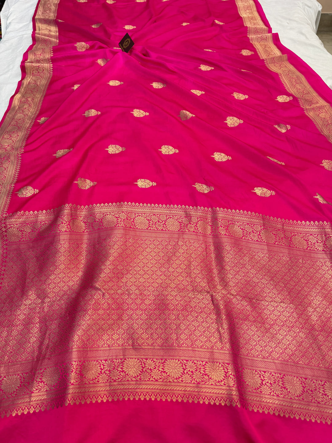 Rani Pink Pure Mashru Silk Handloom Banarasi Saree