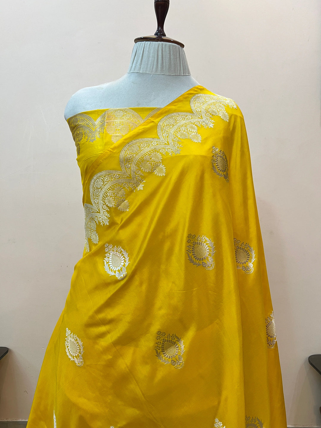 Yellow Pure Katan Silk Handloom Banarasi Saree