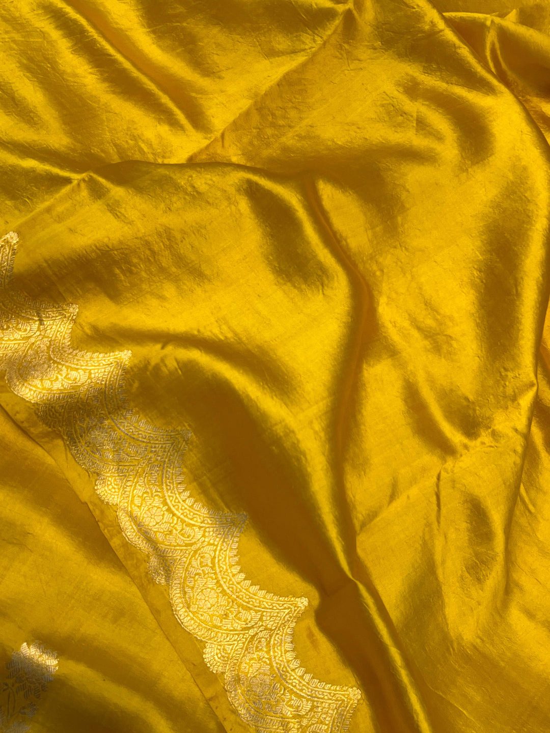 Yellow Pure Silk Handloom Banarasi Saree with Kadhwa motifs