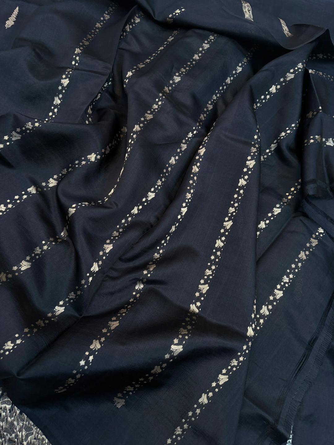 Black Pure Silk Handloom Banarasi Saree