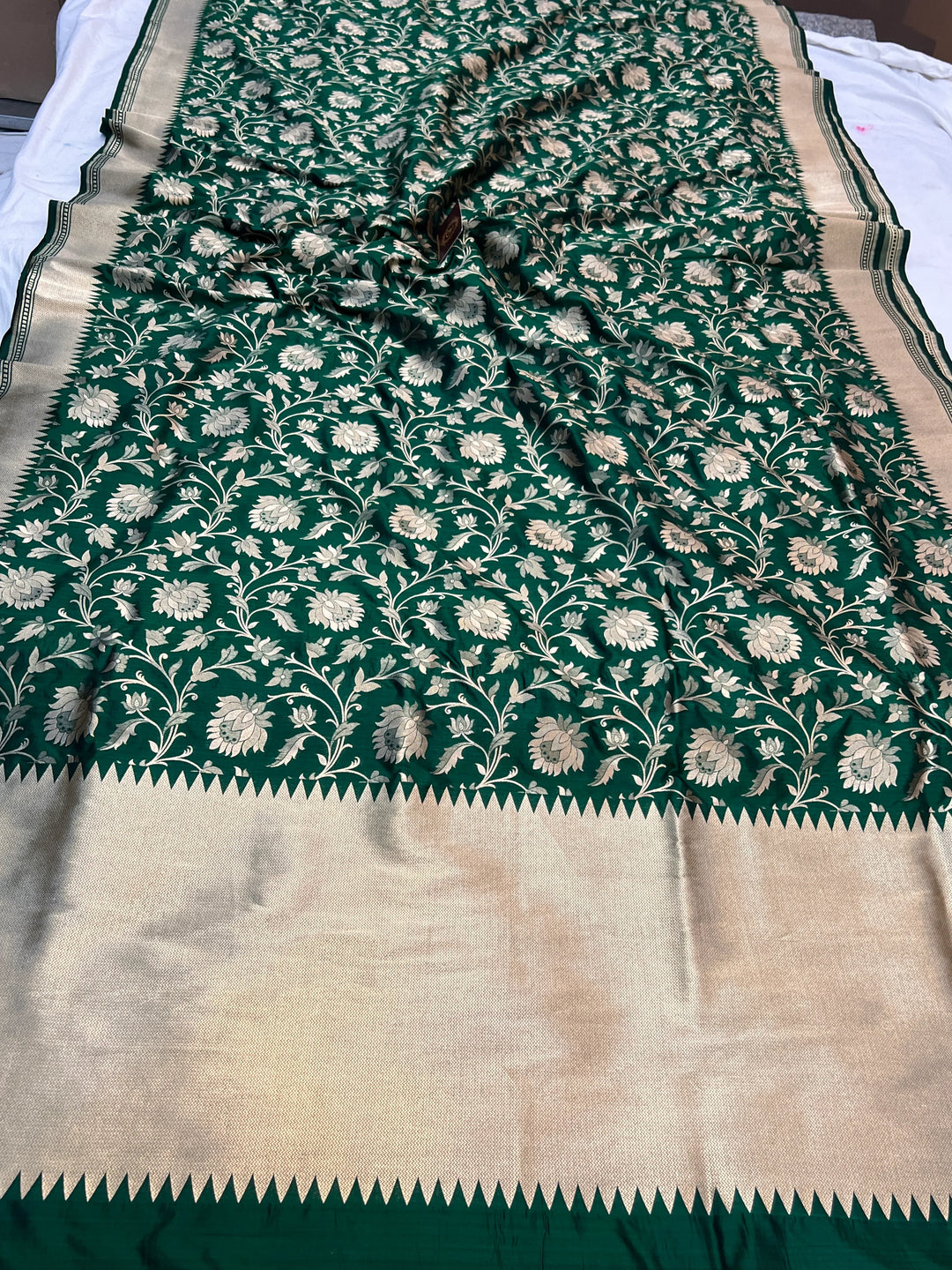 Bottle Green Pure Katan silk Handloom Banarasi Saree