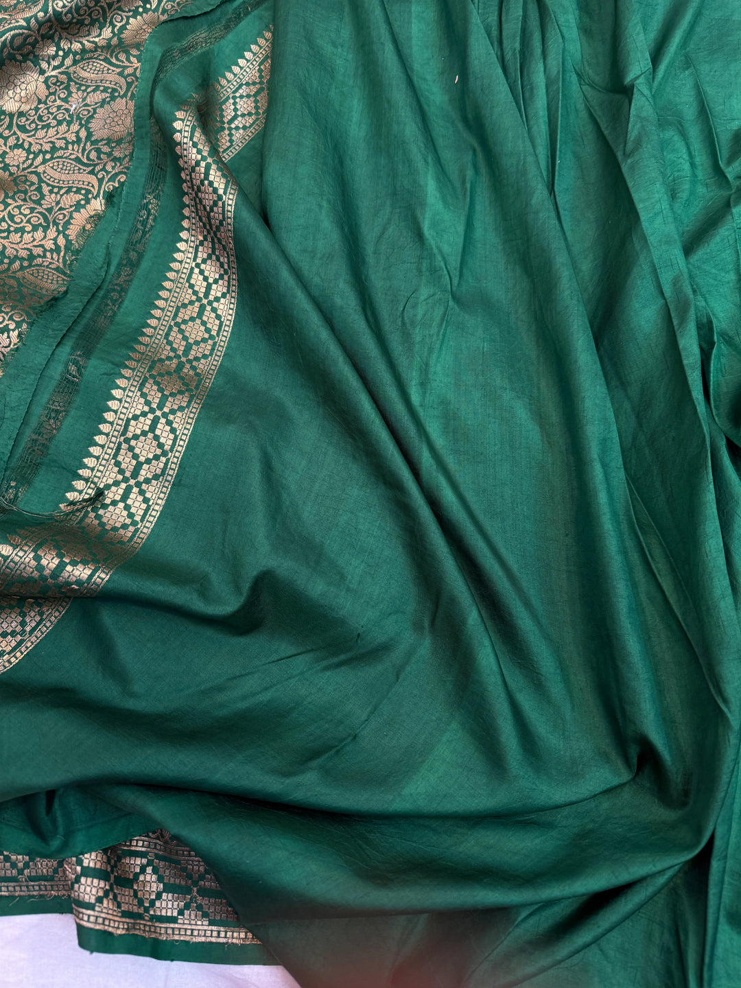 Bottle Green Pure Katan silk Handloom Banarasi Saree