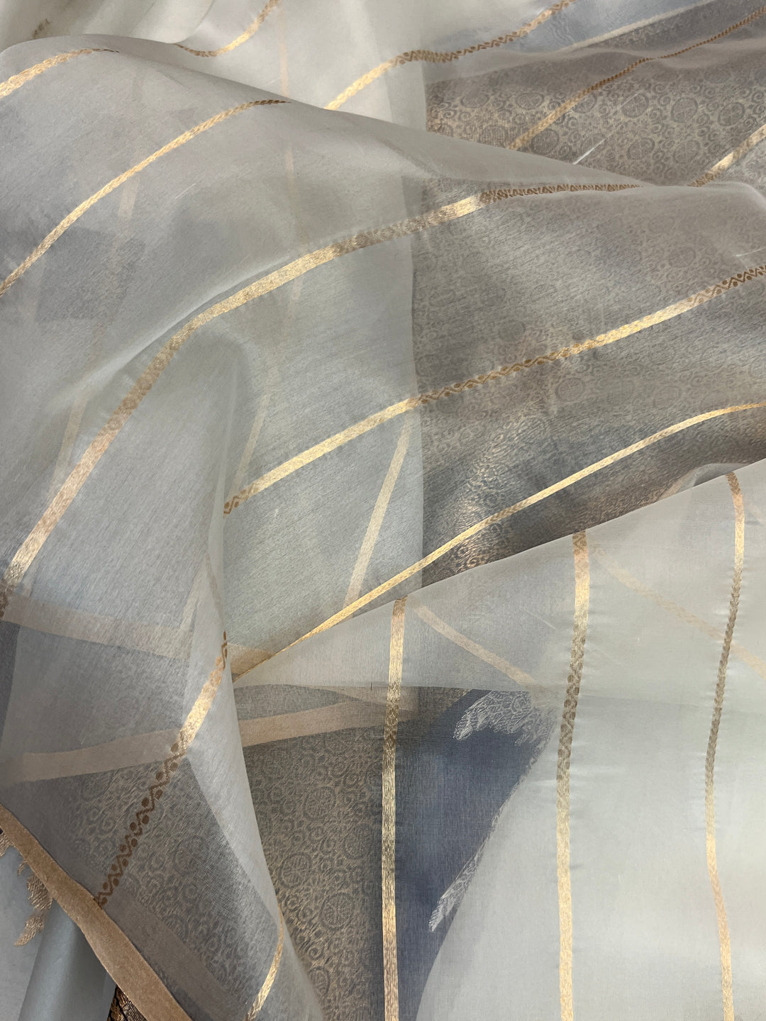 White Pure Kora Silk Handloom Banarasi Saree