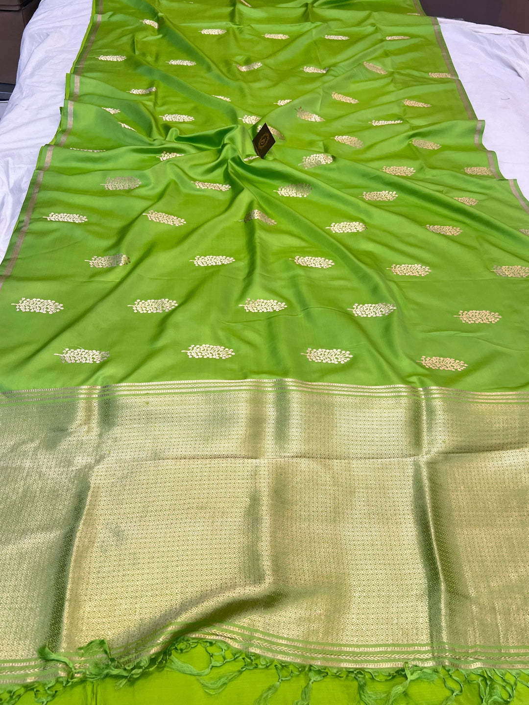 Parrot Green Pure Banarasi Handloom Mashru Silk Saree