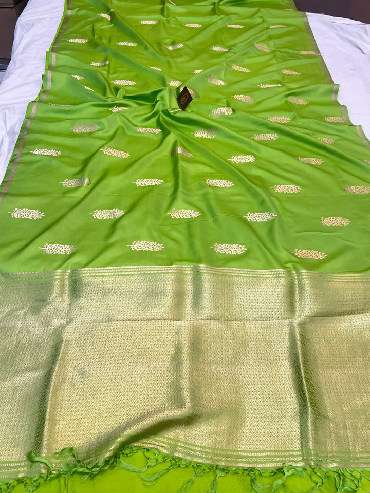 Parrot Green Pure Banarasi Handloom Mashru Silk Saree