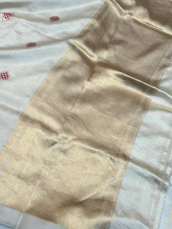 Off White Pure Silk Handloom Banarasi Saree