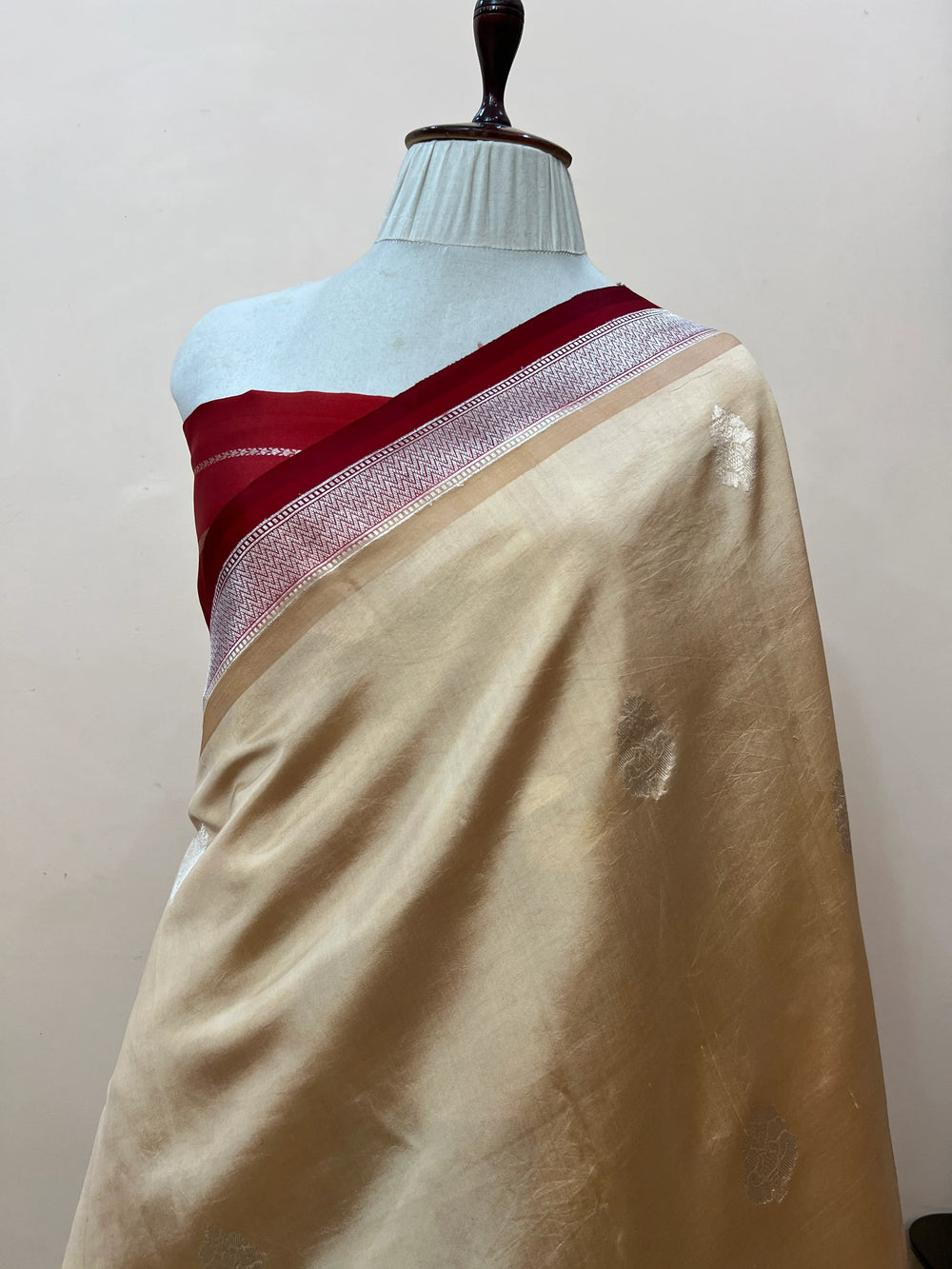 Cream Pure Silk Handloom Banarasi Saree
