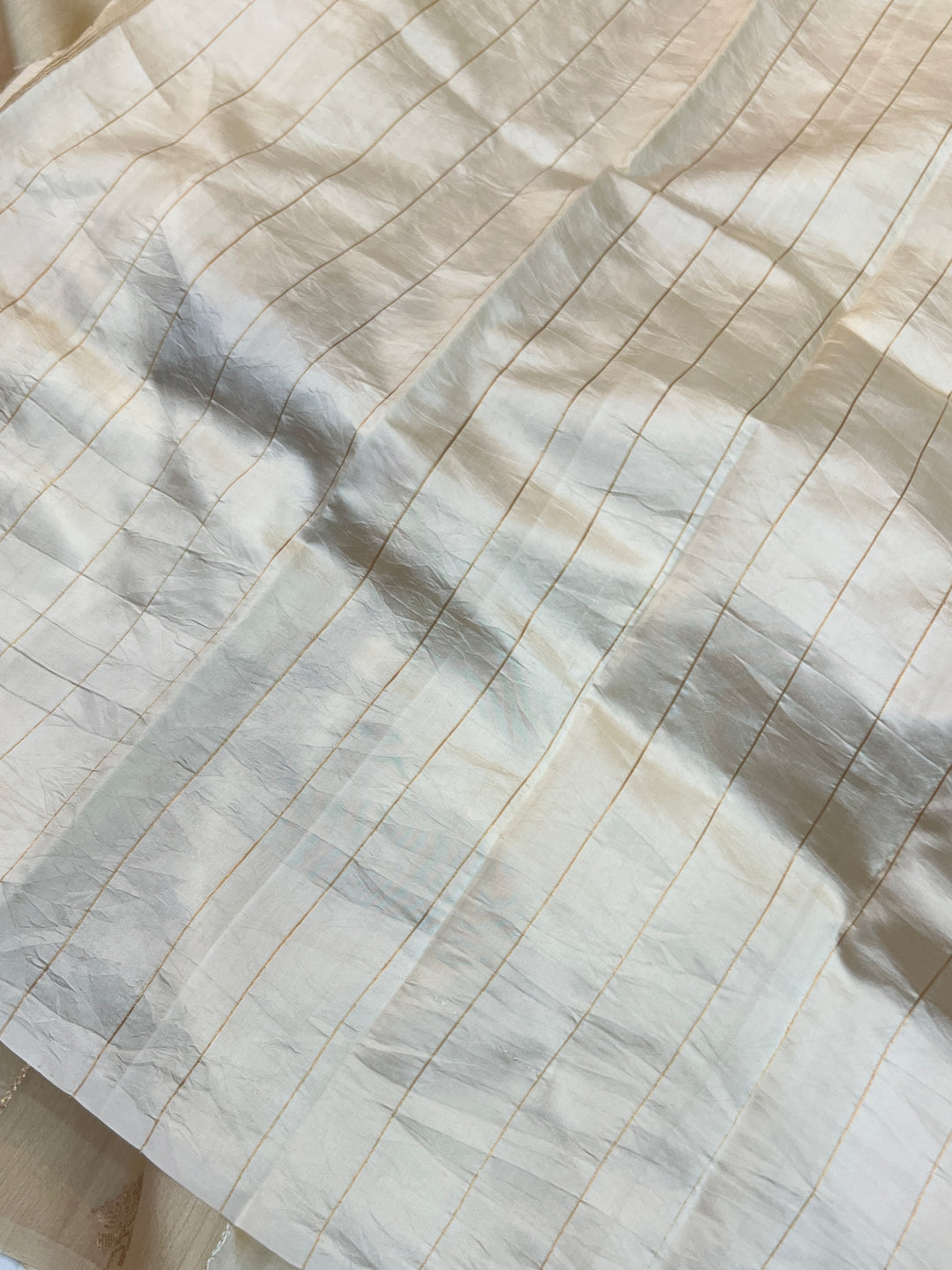 Cream Pure Silk Handloom Banarasi Saree