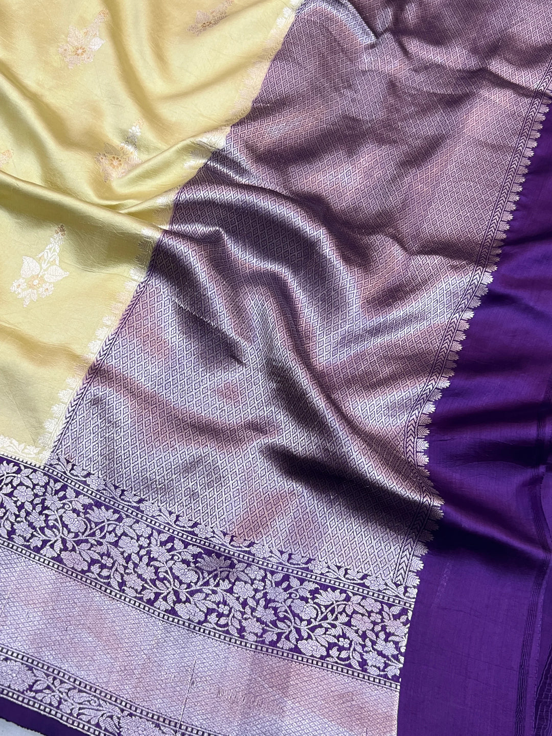 Off White Pure Silk Handloom Banarasi Saree