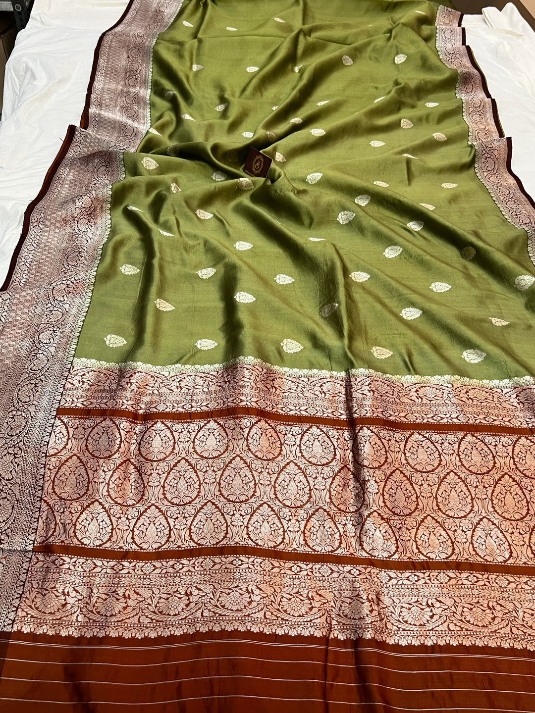 Mehndi Green Pure Silk Handloom Banarasi Saree
