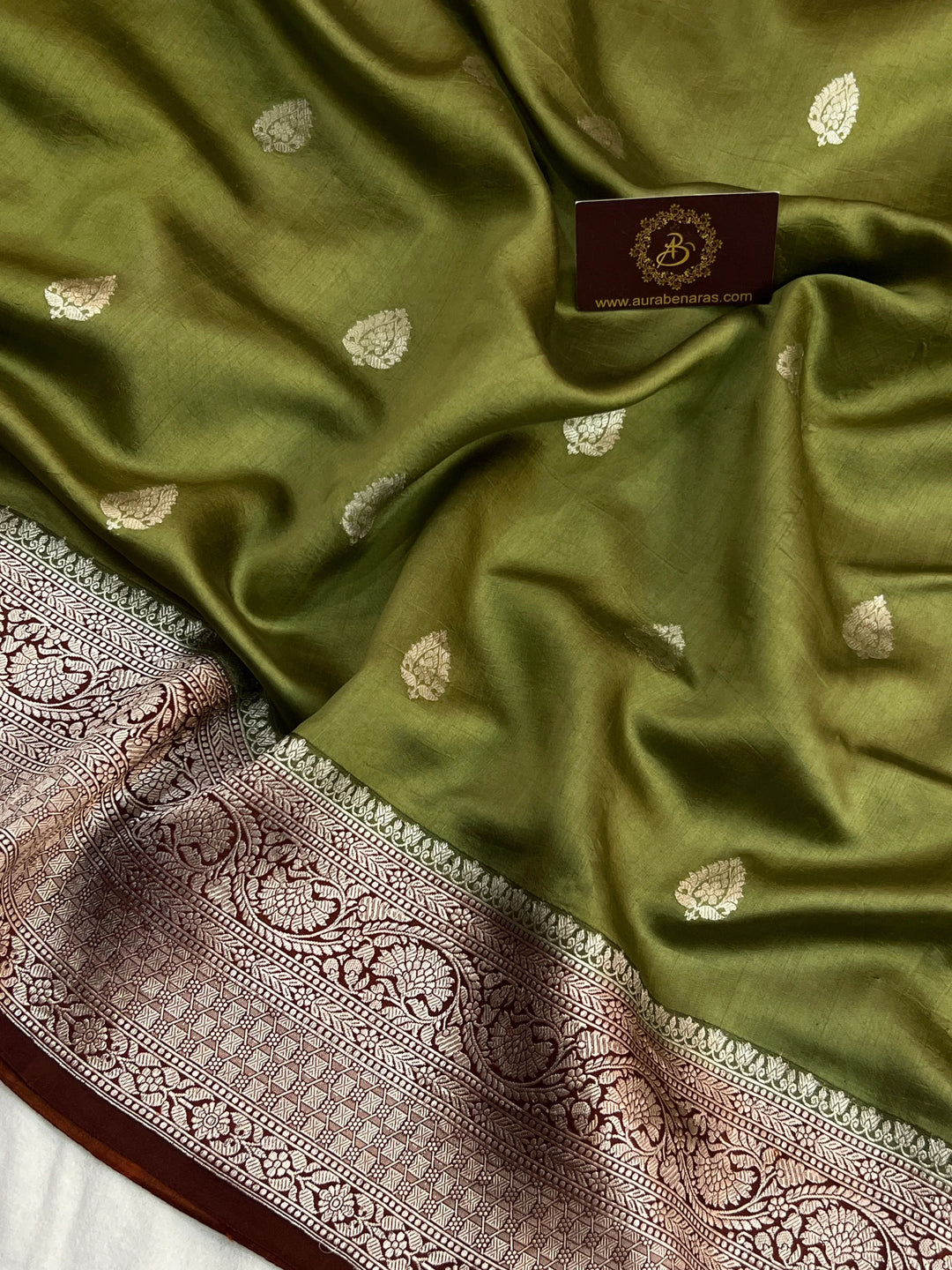 Mehndi Green Pure Silk Handloom Banarasi Saree