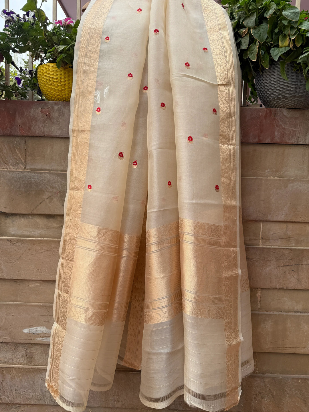 Cream Kora Silk Banarasi Dupatta with Kadhwa Zari Work