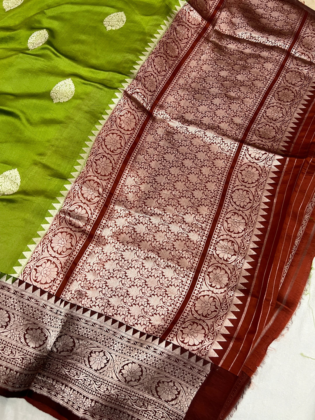 Mehndi Green Pure Silk Handloom Banarasi Saree