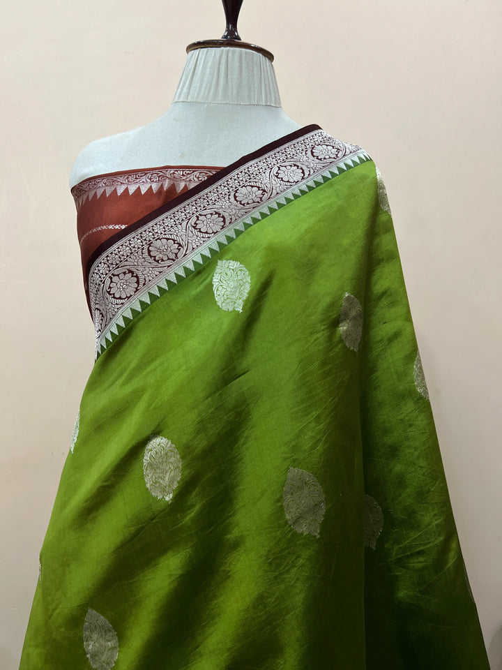 Mehndi Green Pure Silk Handloom Banarasi Saree