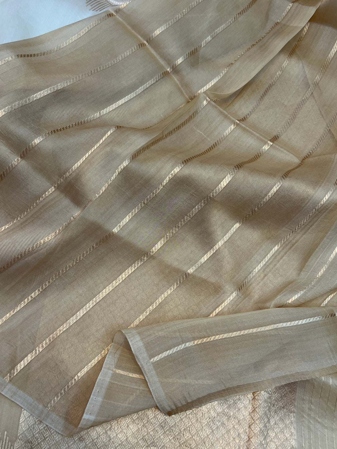 Cream-Beige Shaded Pure Kora Silk Handloom Banarasi Saree