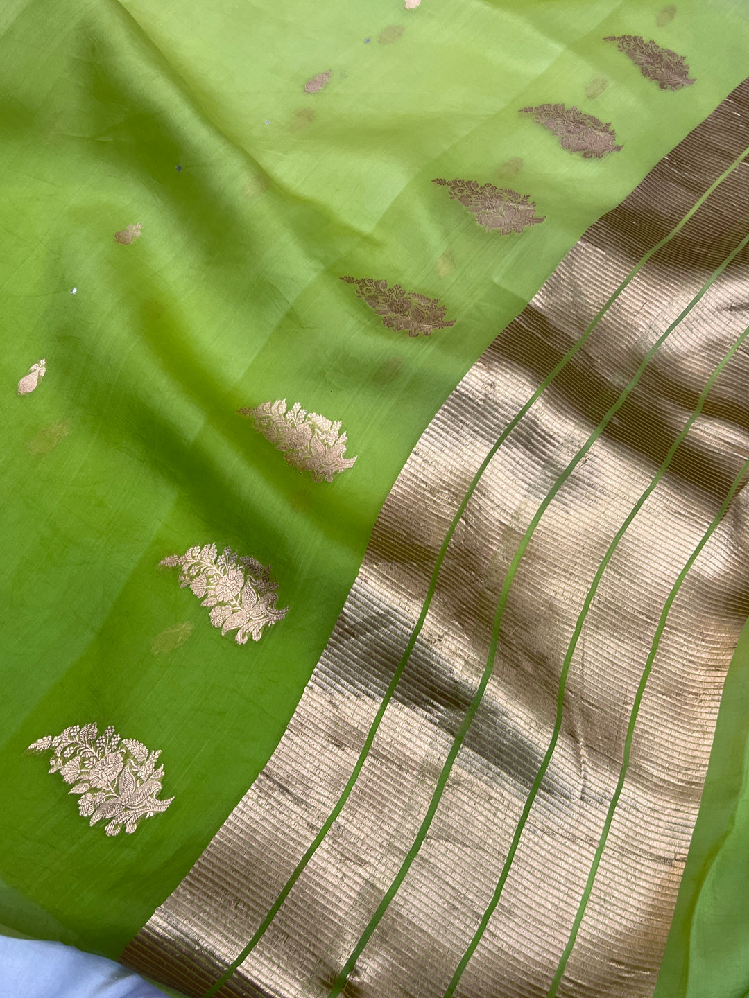 Pista Green Pure Kora Silk Handloom Banarasi Saree