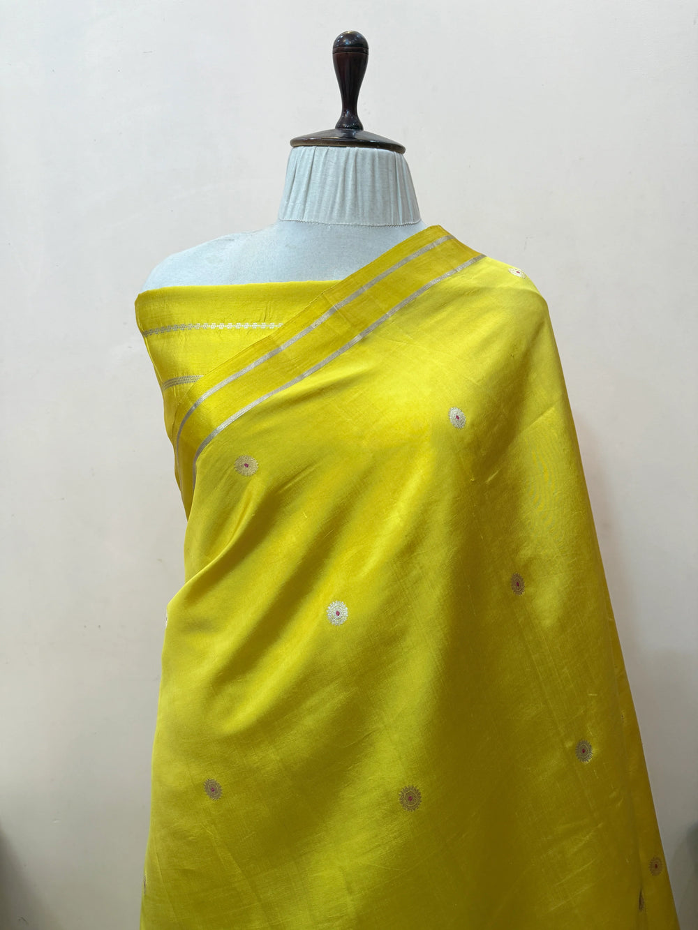 Lemon Yellow Pure Banarasi Handloom Silk Saree