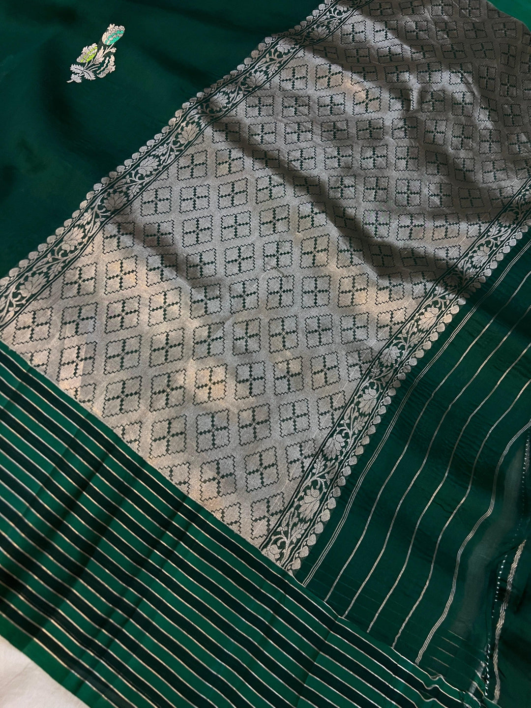 Bottle Green Pure Banarasi Handloom Silk Saree - Aura Benaras