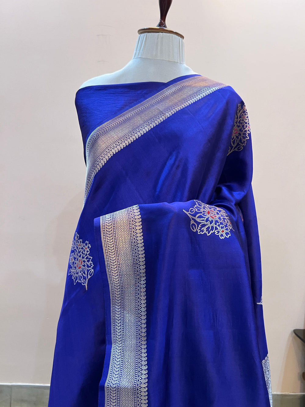 Pure silk handloom Banarasi saree with Kadhwa Meenakari butas and golden zari border
