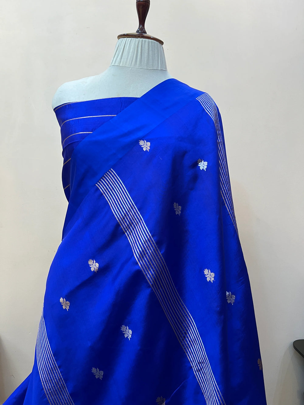 Royal Blue Pure Silk Handloom Banarasi Saree