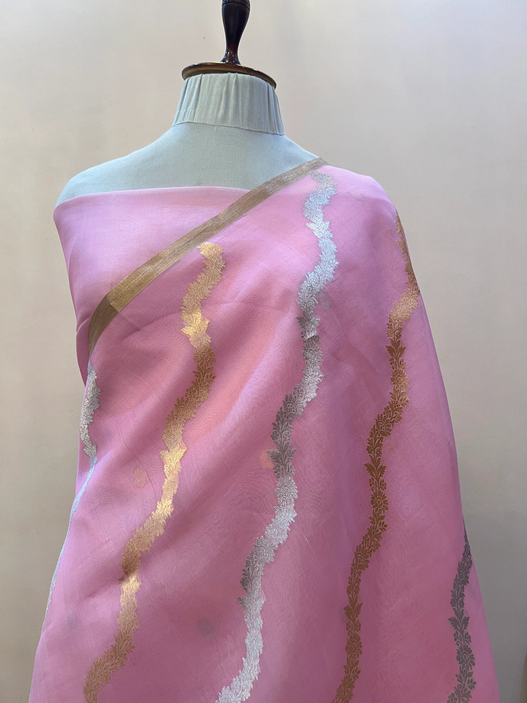 Baby pink Banarasi Kora silk handloom saree with Kadwa jaal design