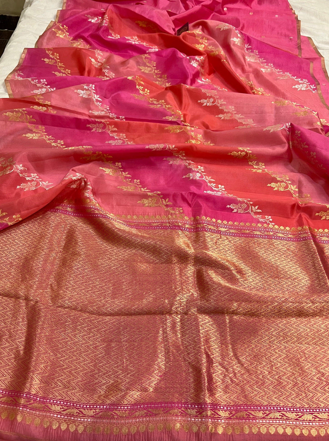 Pink Pure Banarasi Handloom Silk Saree - Aura Benaras