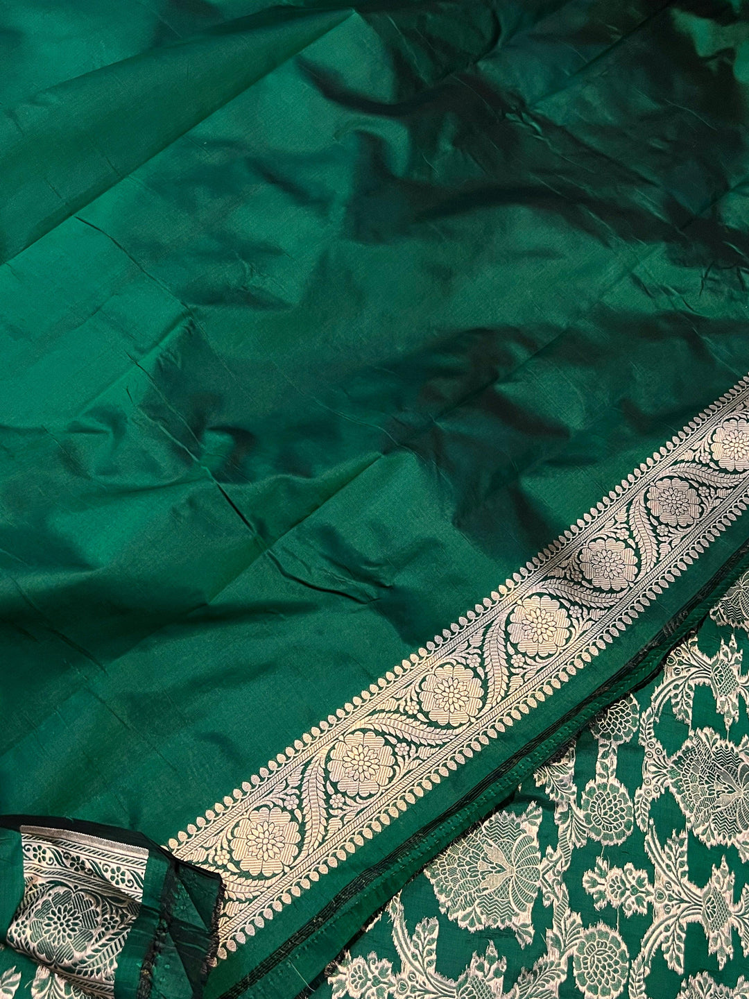 Bottel Green Banarasi Handloom Katan Silk Saree - Aura Benaras