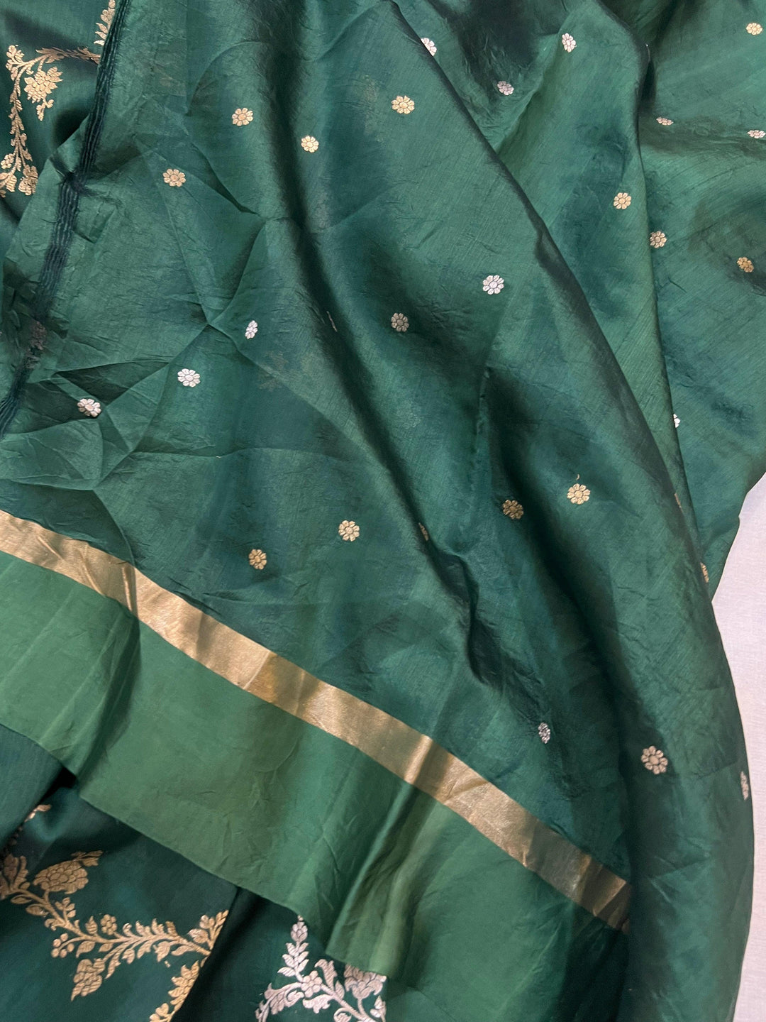 Bottle Green Pure Banarasi Handloom Silk Saree - Aura Benaras