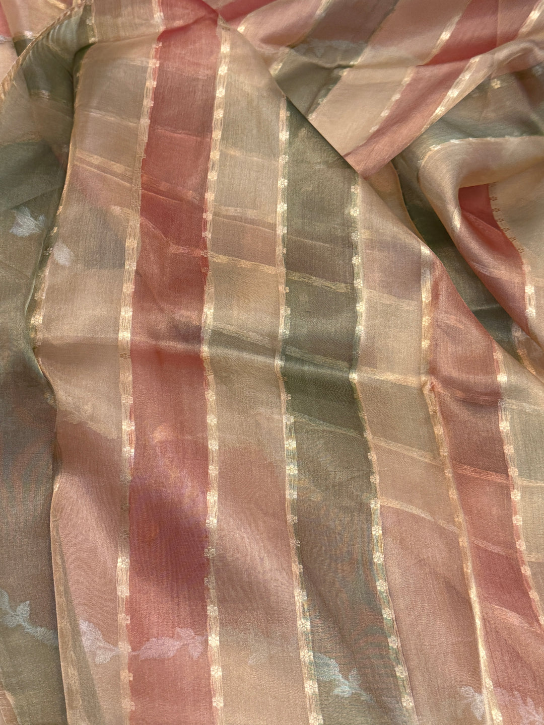 Golden Pure Tissue Silk Handloom Banarasi Saree