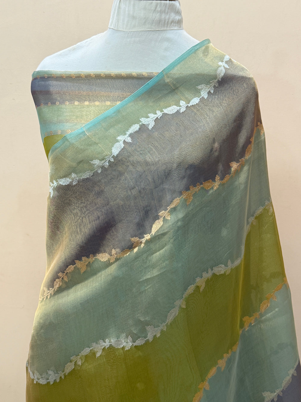 Sea Green Pure Tissue Silk Handloom Banarasi Saree