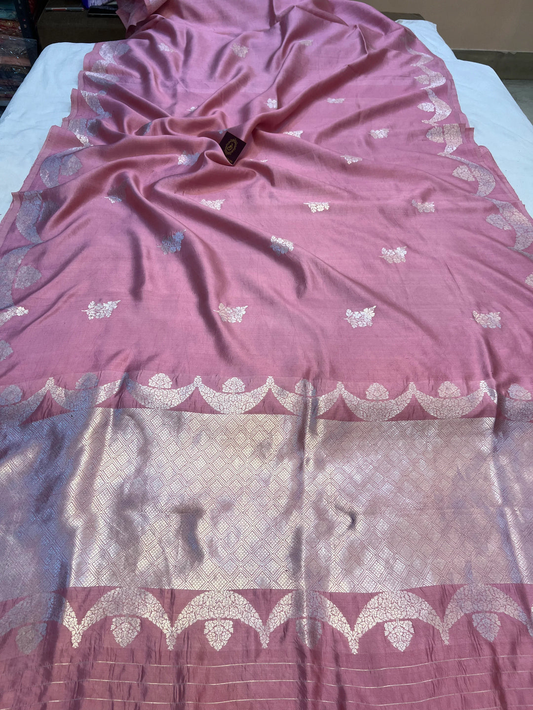 Baby Pink Pure Silk Handloom Banarasi Saree with Scallop Border
