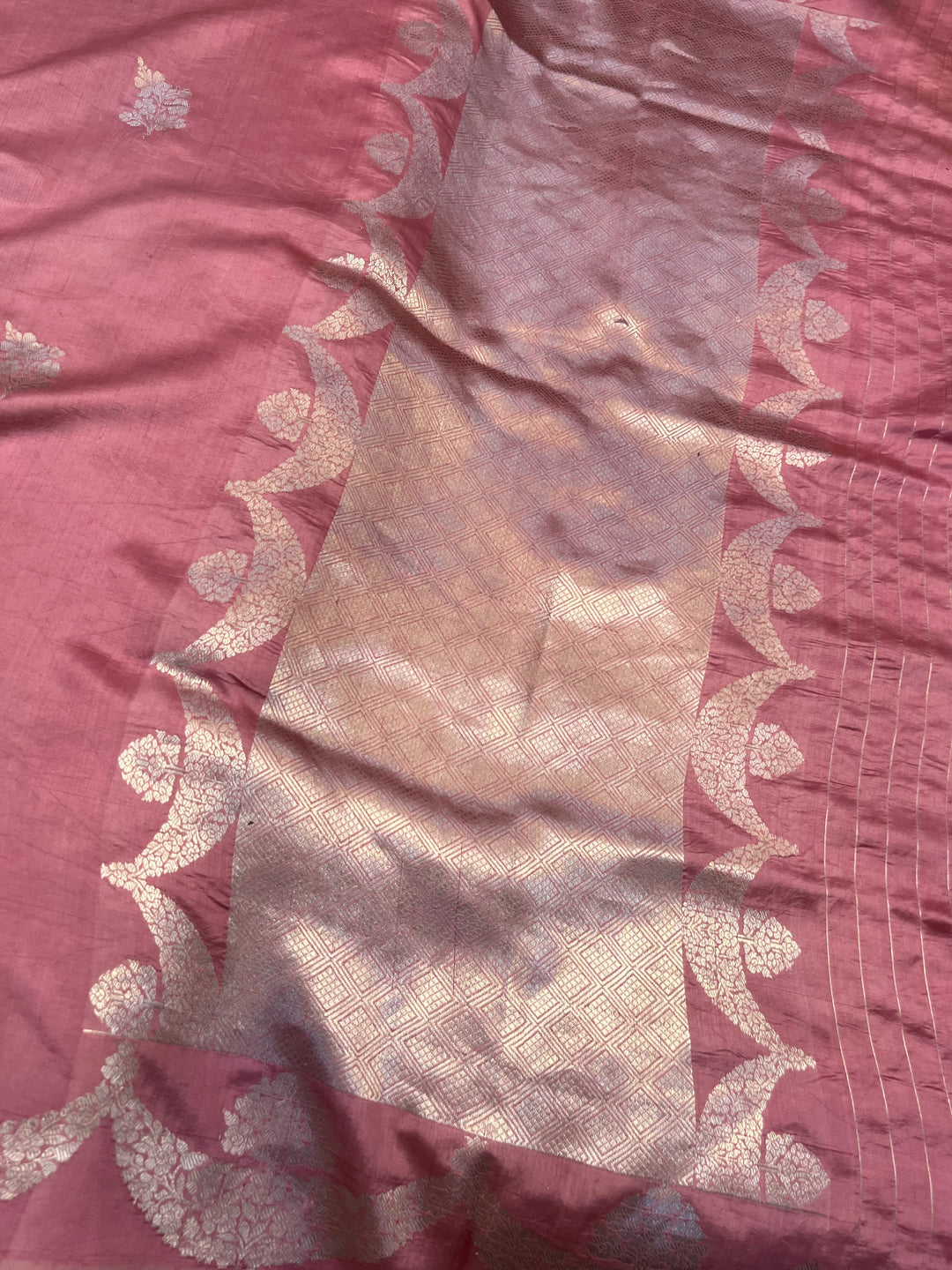 Baby Pink Pure Silk Handloom Banarasi Saree with Scallop Border