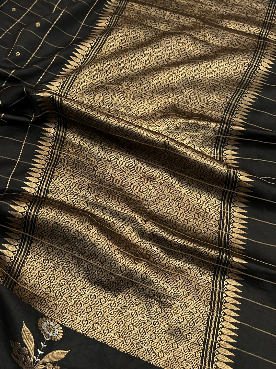 Black Pure Banarasi Handloom Silk Saree