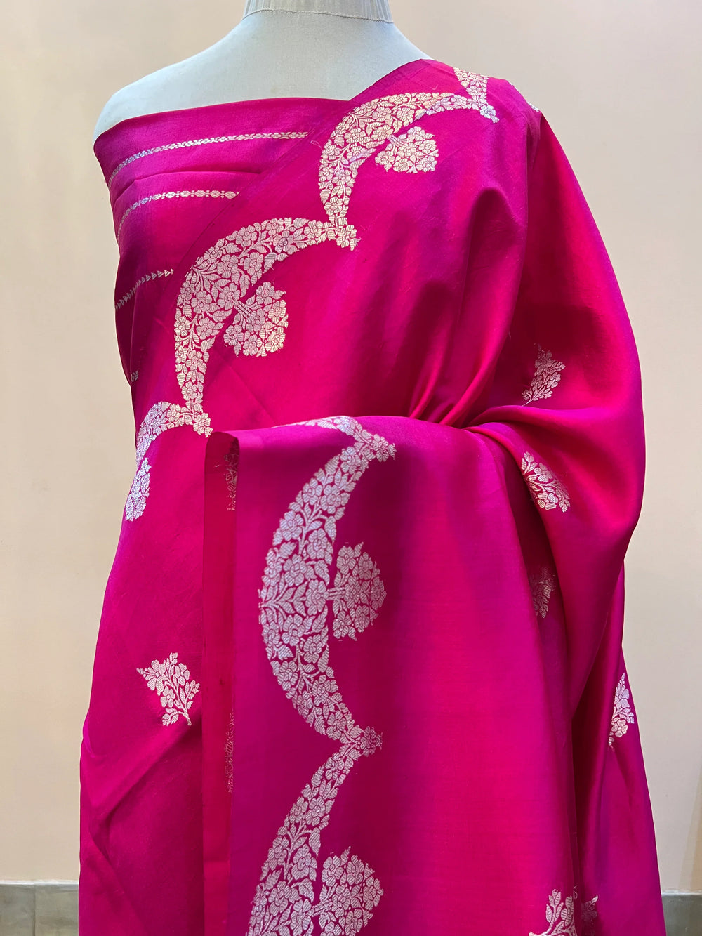 Rani Pink Pure silk handloom Banarasi saree with silver Kadhwa butas and scallop border