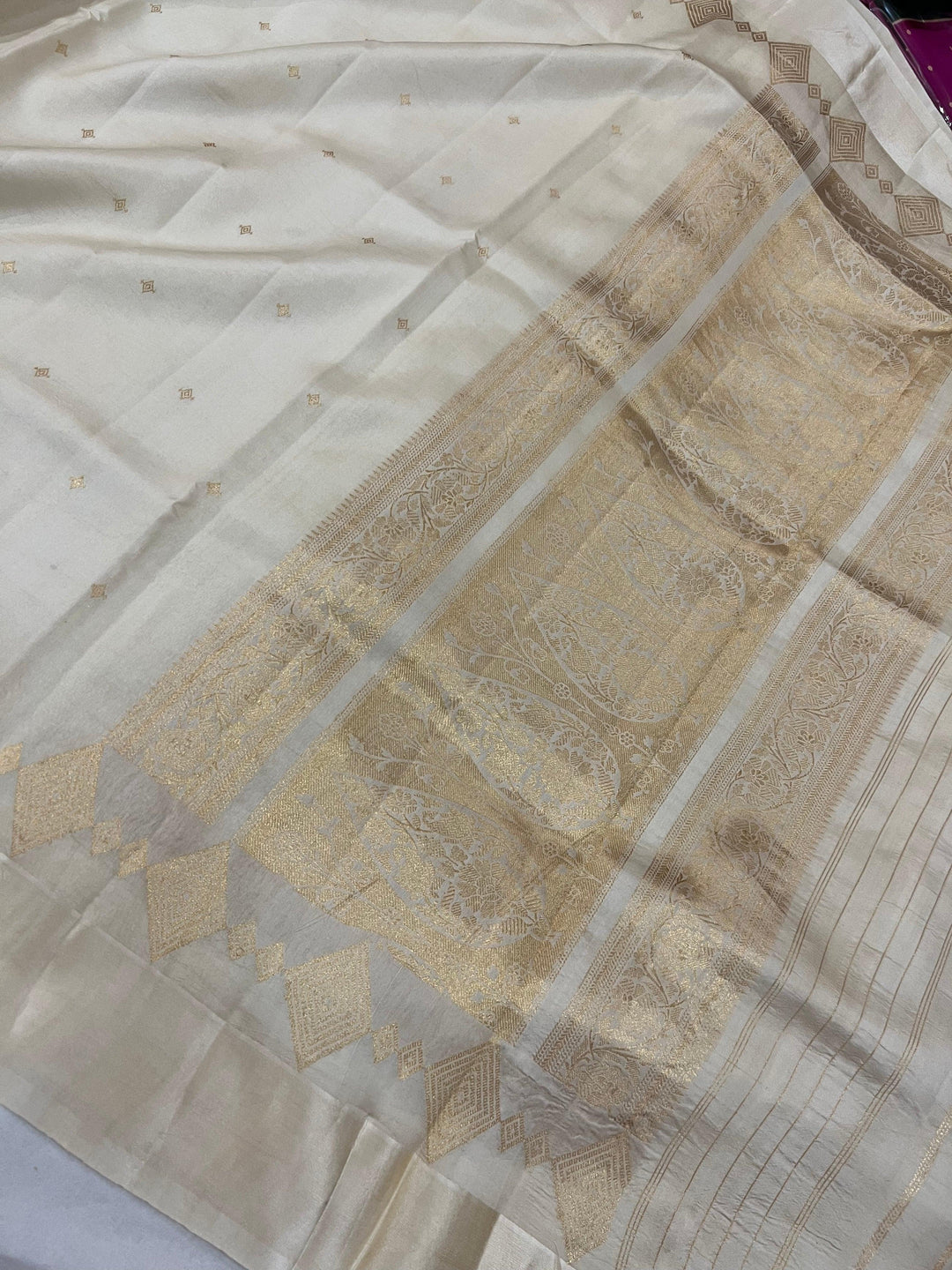 Cream Pure Banarasi Handloom Silk Saree - Aura Benaras
