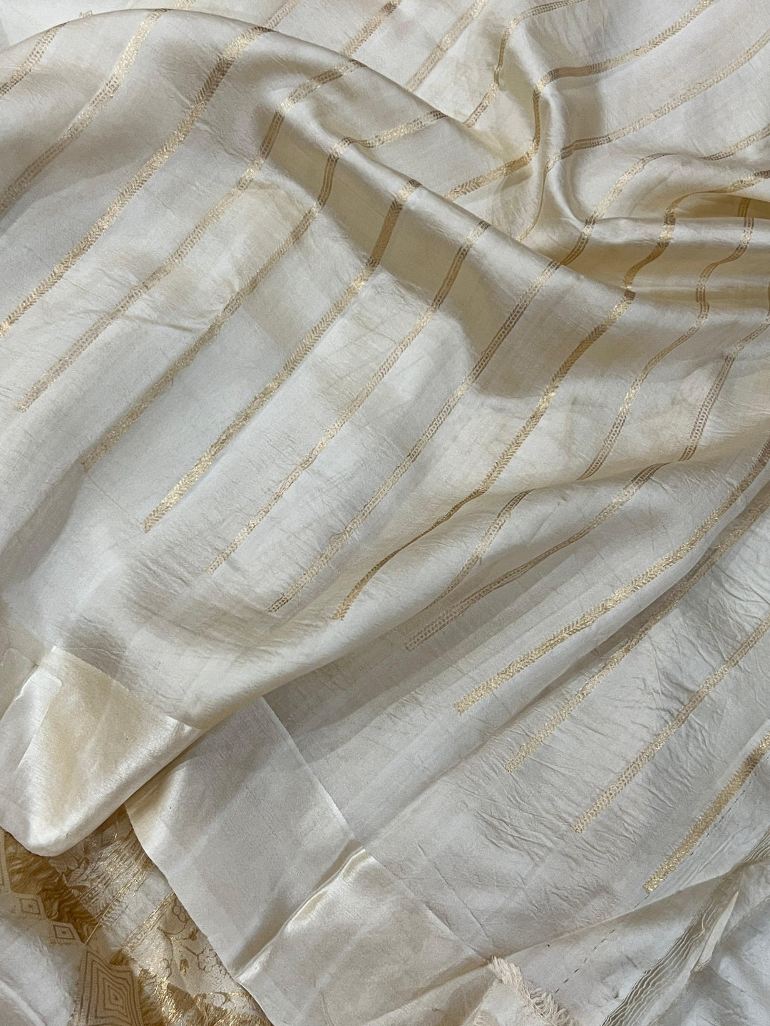 Cream Pure Banarasi Handloom Silk Saree - Aura Benaras