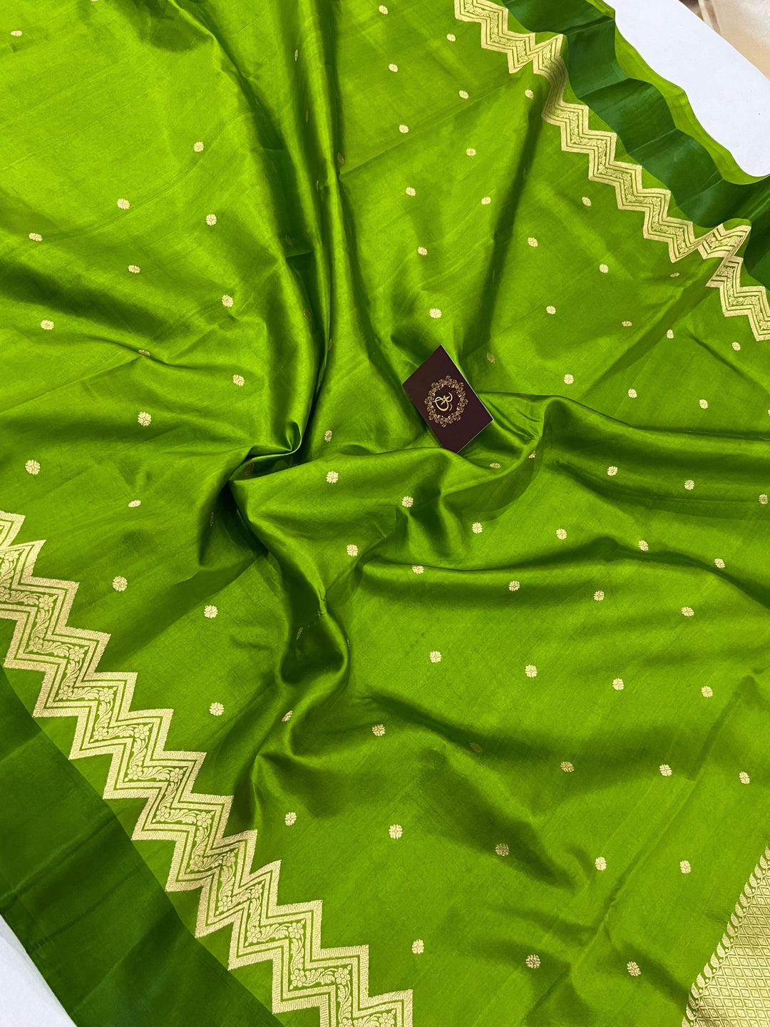 Green Pure Banarasi Handloom Silk Saree - Aura Benaras