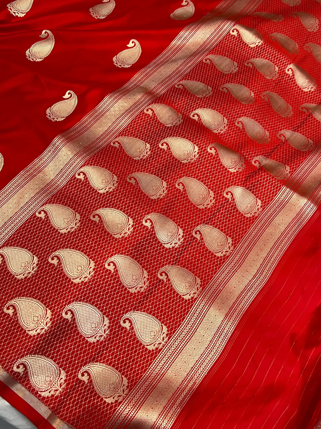 Red Pure Banarasi Handloom Mashru Silk Saree