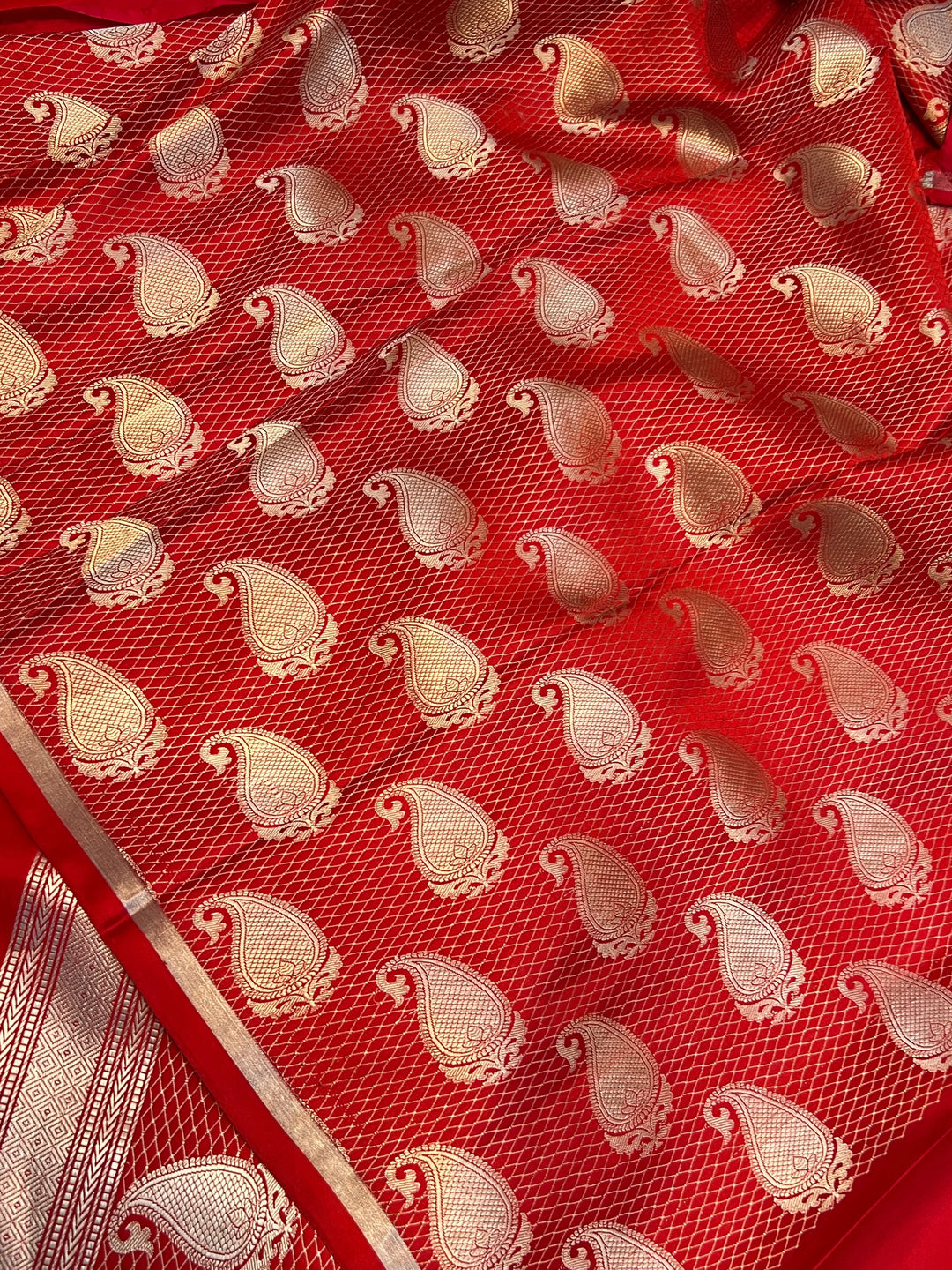 Red Pure Banarasi Handloom Mashru Silk Saree