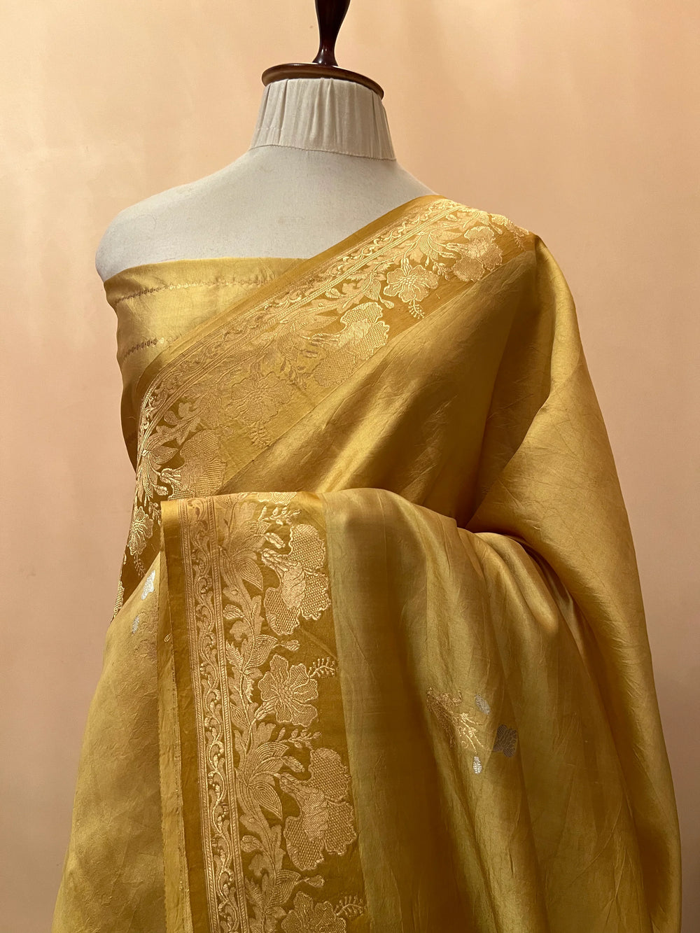 Golden Pure silk handloom Banarasi saree with golden Kadhwa floral motifs