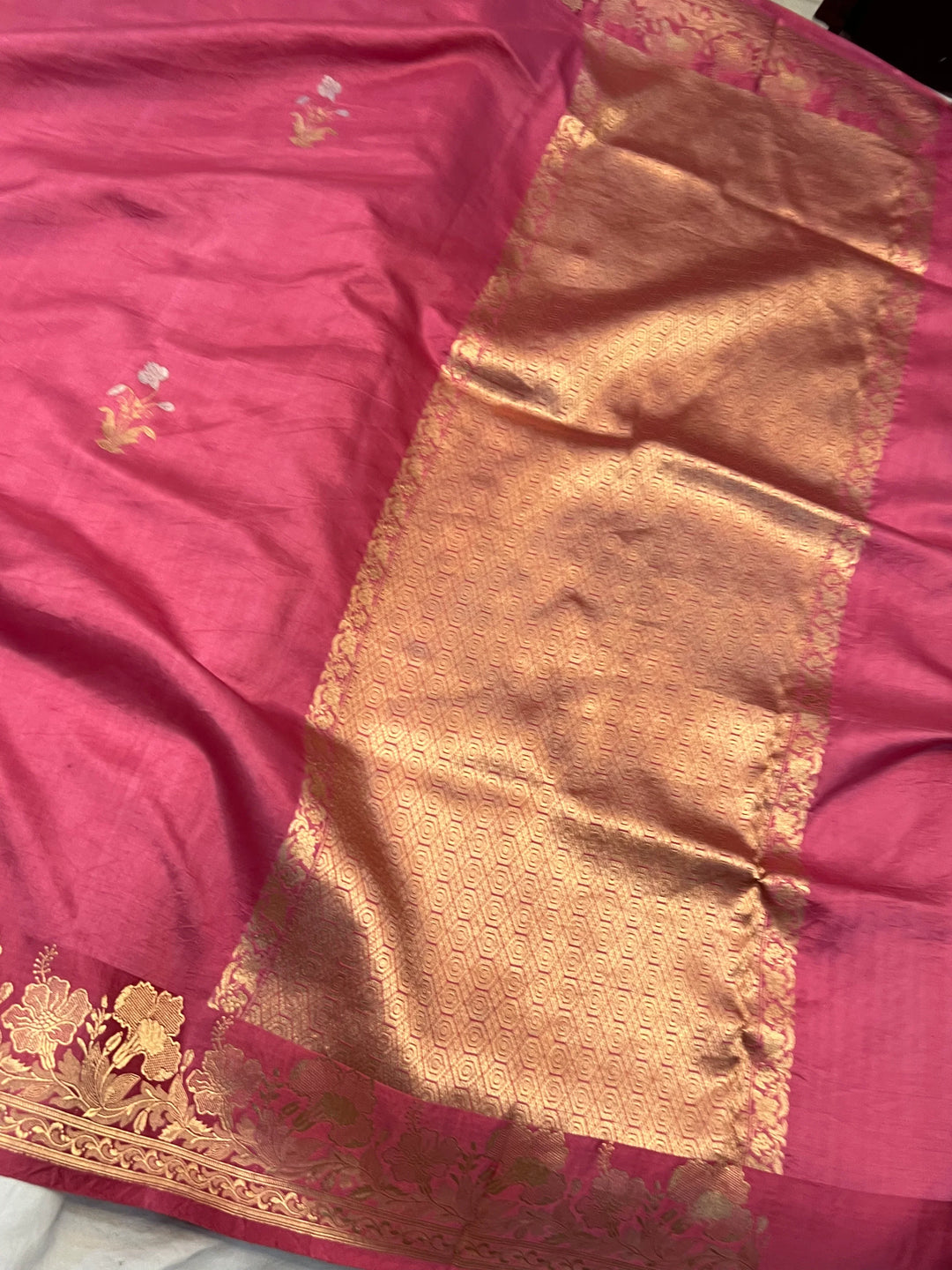 Onion Pink Pure silk handloom Banarasi saree with golden Kadhwa floral motifs