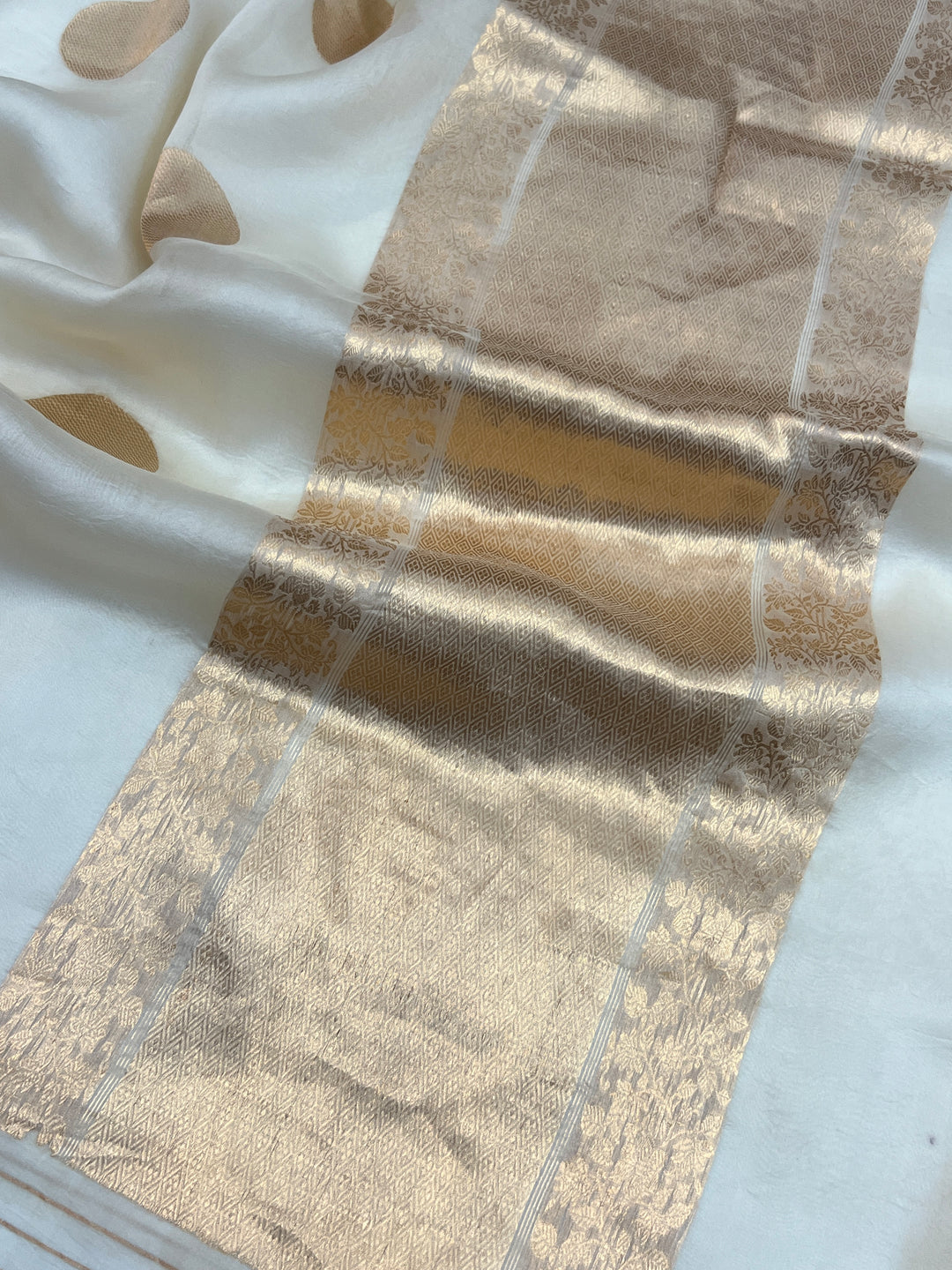 Cream Pure Banarasi Handloom Kora Silk Saree
