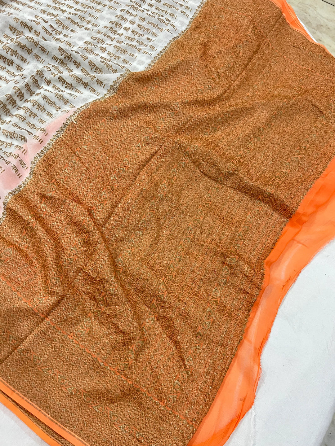 Off White  Banarasi Handloom Pure Georgette Silk Saree - Aura Benaras